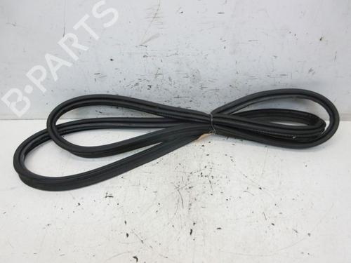 Used Rubber door seal TOYOTA YARIS (_P13_) 1.0 (KSP130) (72 hp) 19295445