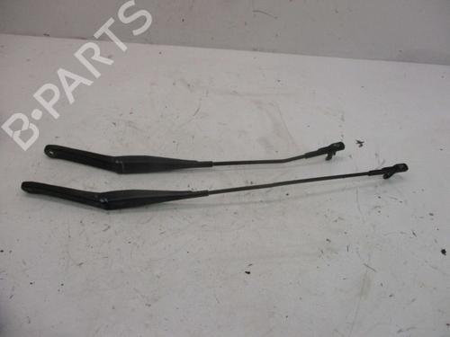 Used Front windshield wiper arm Front windshield wiper arm 37119236 37119236