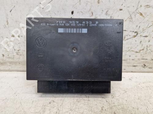 Used Electronic module VW TRANSPORTER T5 Bus (7HB, 7HJ, 7EB, 7EJ) 2.5 TDI (130 hp) 29107334