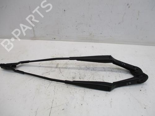 Used Front windshield wiper arm Front windshield wiper arm 37117690 37117690