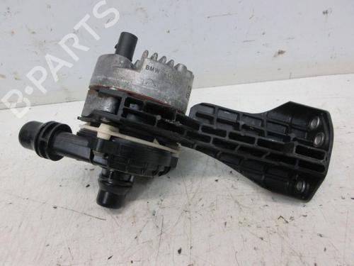 Used Auxiliary water pump BMW 5 (G30, F90) 520 i (184 hp) 29098572