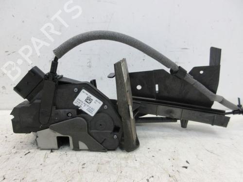 Højre fortil lås Højre fortil lås FORD FOCUS III 1.0 EcoBoost (125 hp) 37123911 37123911