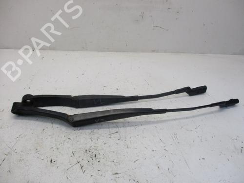 Used Front windshield wiper arm Front windshield wiper arm 37118448 37118448
