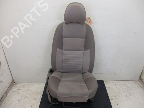 Used Right front seat VOLVO V50 (545) 2.4 (140 hp) 18796424