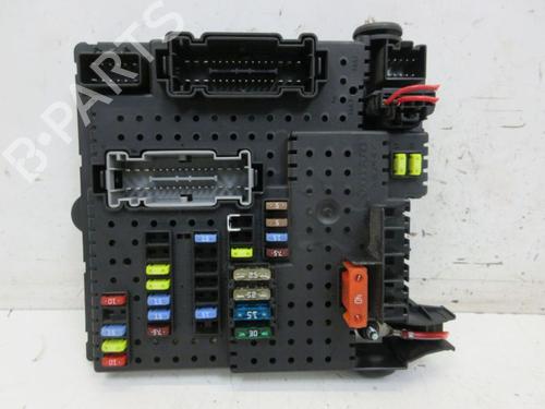Used Fuse box Fuse box 37124595 37124595