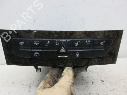 switch-mercedes-benz-e-class-w211-2002-2003-2004-2005-2006-2007-2008-2009-32661250 main image