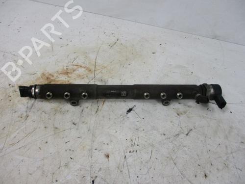 Used Injection rail Injection rail 37113950 37113950