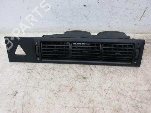 Used Air vent VW TRANSPORTER T4 Bus (70B, 70C, 7DB, 7DK, 70J, 70K, 7DC, 7DJ) 2.5 TDI (102 hp) 19506959