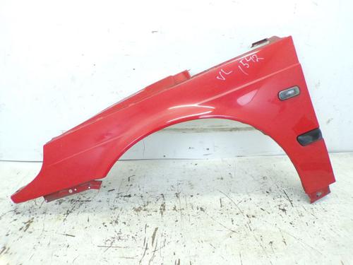 Used Left front fenders SAAB 9-5 Estate (YS3E) 2.0 t (150 hp) 18804272