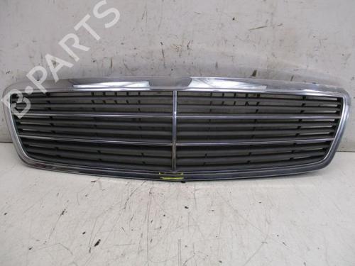 grille-mercedes-benz-c-class-w203-2000-2001-2002-2003-2004-2005-2006-2007-37126269 main image