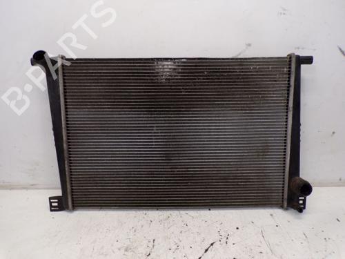 Used Water radiator Water radiator 37132176 37132176