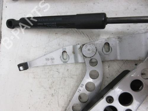 Hinge/Door check strap MERCEDES-BENZ CLK Convertible (A209) CLK 200 Kompressor (209.442) | BP29087440C146 