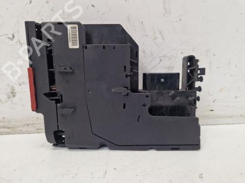 Used Fuse box Fuse box 38072430 38072430