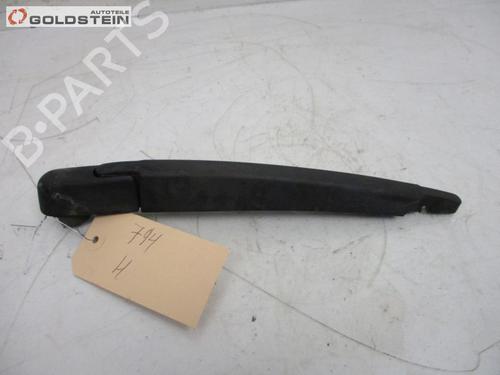 Used Front windshield wiper arm ALFA ROMEO MITO (955_) 1.4 TJet (955AXG1A) (120 hp) 18756581