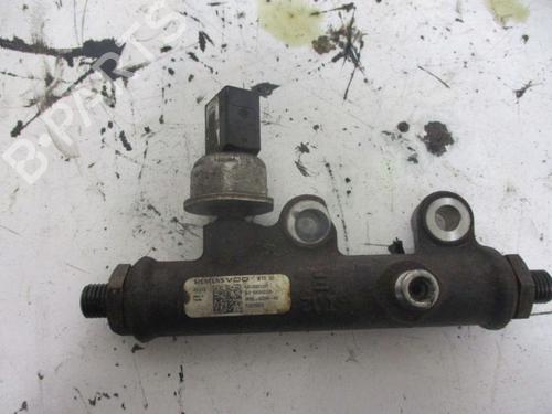 Used Injection rail Injection rail 37113718 37113718