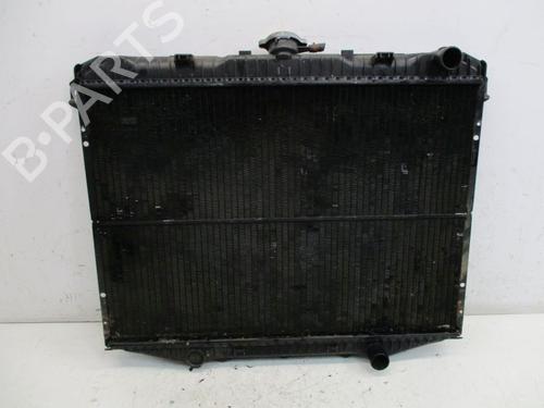 Used Water radiator NISSAN TERRANO II (R20) 2.4 i 12V 4WD (124 hp) 29089281