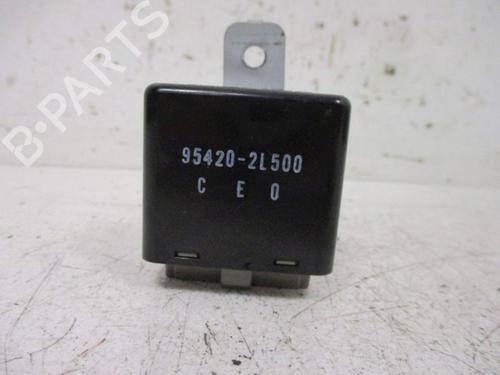 Used Control unit HYUNDAI i30 (FD) 1.4 (109 hp) 25013301