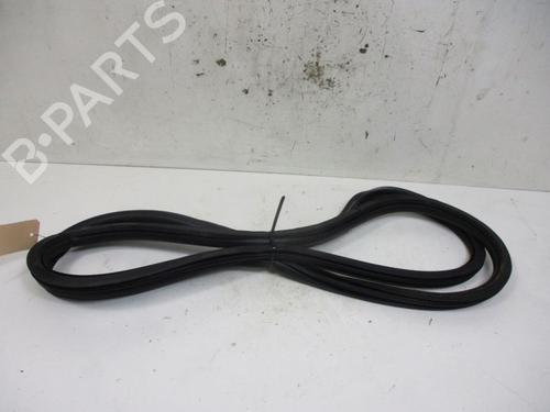 Used Rubber door seal VW GOLF VI (5K1) 1.2 TSI (105 hp) 18798295