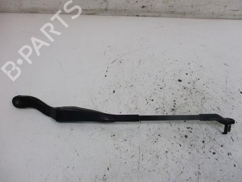 Used Front windshield wiper arm Front windshield wiper arm 37115215 37115215