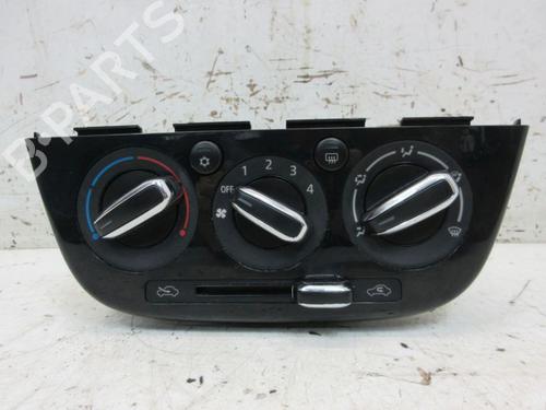 AC-Styringsenhed/Manøvreenhed MITSUBISHI MIRAGE / SPACE STAR VI Hatchback (A0_A) 1.0 (A05A) (71 hp) 29093678