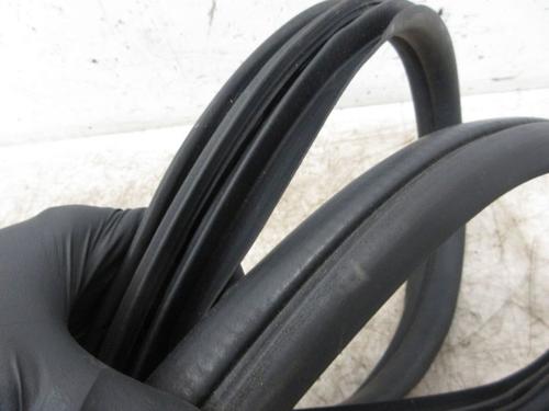 Rubber door seal OPEL VIVARO B Van (X82) 1.6 CDTI (05) | BP21136498C142 