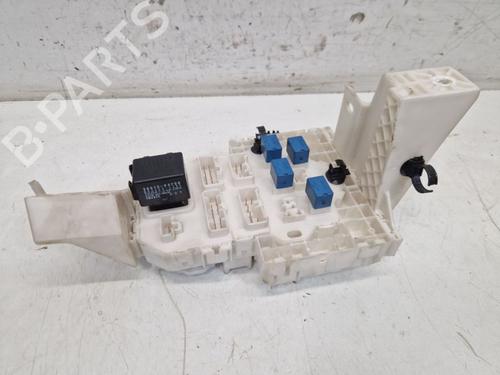 Used Fuse box Fuse box 39007889 39007889