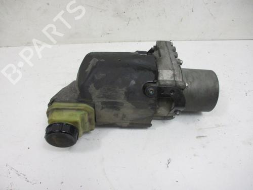 Used Steering pump RENAULT LAGUNA III (BT0/1) 2.0 16V (BT05, BT0F, BT0W) (140 hp) 18796869