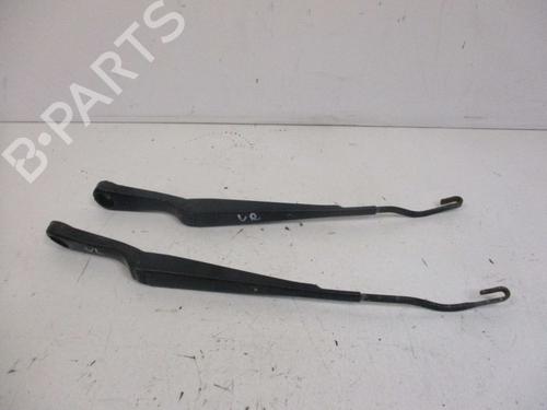 Used Front windshield wiper arm Front windshield wiper arm 37116761 37116761