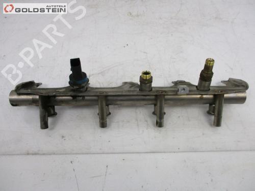 Used Injection rail VW EOS (1F7, 1F8) 2.0 TFSI (200 hp) 18754316