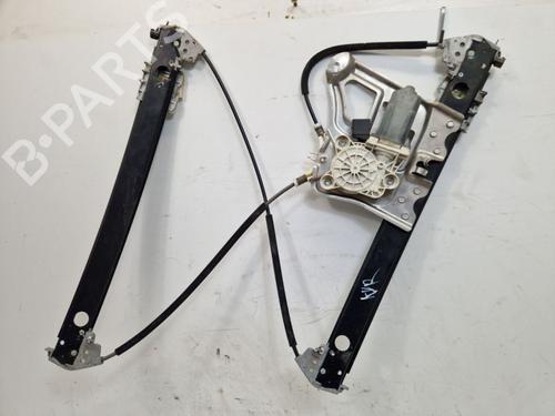 Vindusheismekanisme høyre foran Vindusheismekanisme høyre foran MERCEDES-BENZ S-CLASS (W220, V220) S 320 CDI (220.025, 220.125) (204 hp) 33907517 33907517