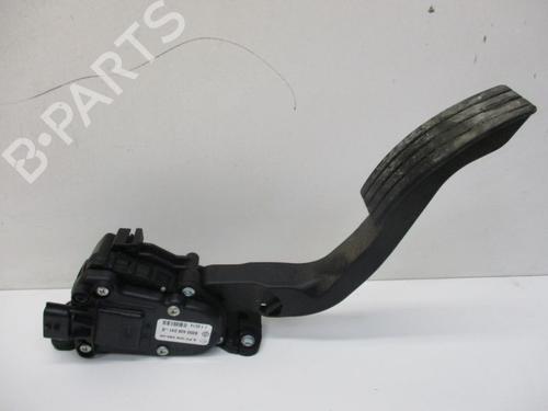 Used Pedal Pedal RENAULT TWINGO II (CN0_) 1.2 16V (CN04, CN0B) (75 hp) 40169808 40169808