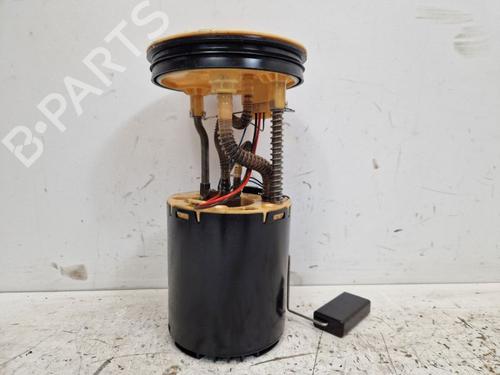 Used Fuel pump VOLVO V70 II (285) D5 (185 hp) 29523591