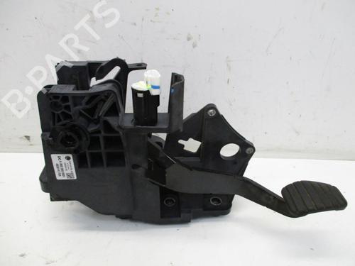 bremsepedal RENAULT TWINGO III (BCM_, BCA_) 1.0 SCe 70 (71 hp) 18802336