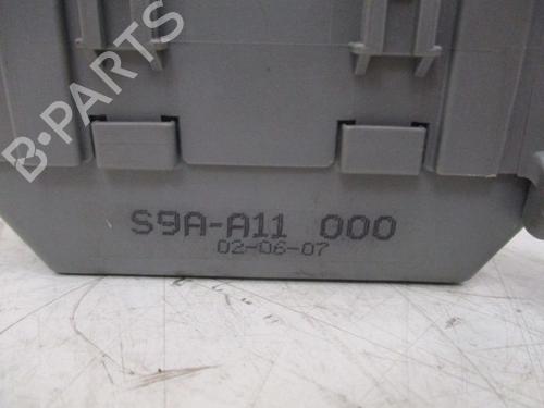Fuse box HONDA CR-V II (RD_) 2.4 Vtec 4WD (RD7) | BP28174579E1 