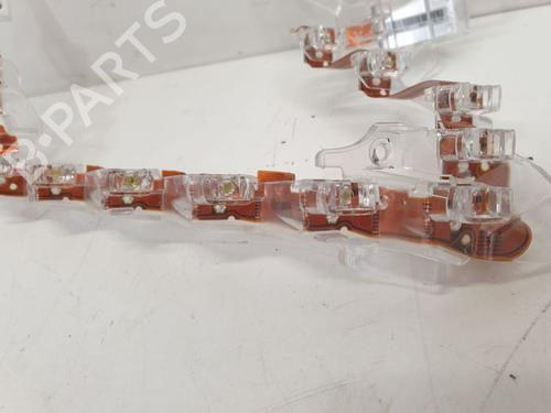 Right headlight VW PASSAT B7 Variant (365) 2.0 TDI | BP32159212C29 