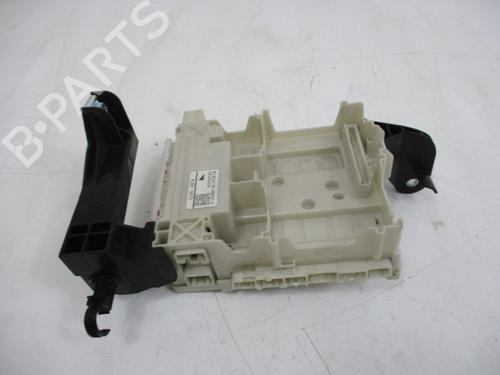 Used Fuse box Fuse box 37113352 37113352