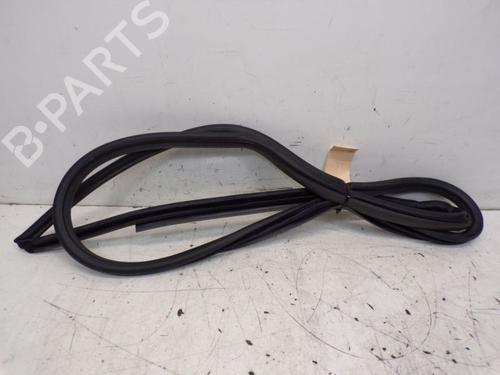 Used Rubber door seal TOYOTA PRIUS (_W3_) 1.8 Hybrid (ZVW30) (136 hp) 31622247