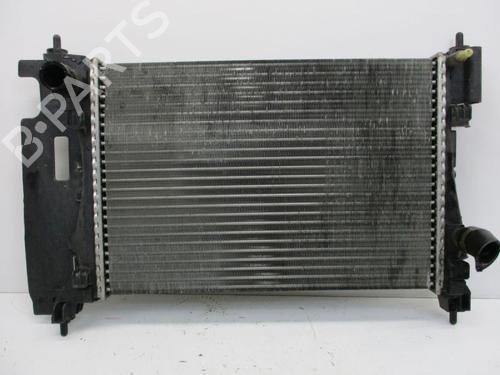 Used Water radiator Water radiator FIAT GRANDE PUNTO (199_) 1.4 (199AXB11, 199AXB1A, 199BXB1A, 199AXL1A) (77 hp) 40229977 40229977