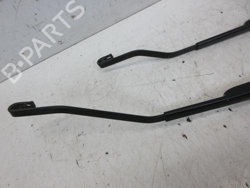 Front windshield wiper arm TOYOTA YARIS (_P21_, _PA1_, _PH1_) 1.5 Hybrid (MXPH10, MXPH11) | BP29099135C143 
