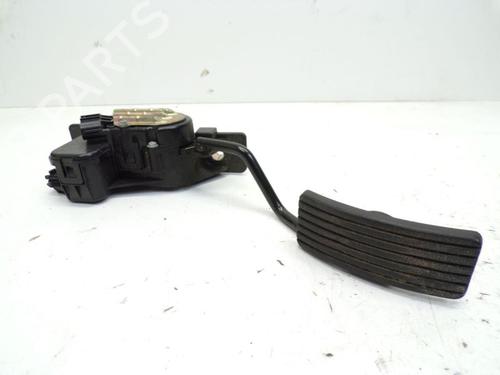 Pedal MITSUBISHI GRANDIS (NA_W) 2.0 DI-D (NA8W) (136 hp) 18802565