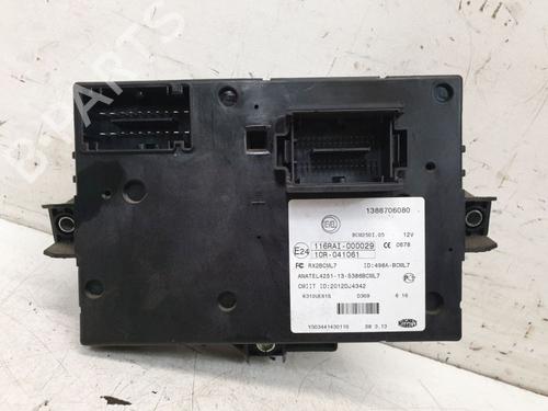 Used Fuse box Fuse box 38444387 38444387