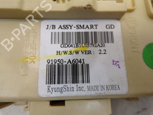 Fuse box HYUNDAI i30 (GD) 1.4 | BP30669262E1 