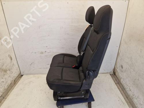 Right front seat RENAULT TRAFIC III Van (FG_) 1.6 dCi 95 (FGMJ, FGMR) | BP31588600C16 