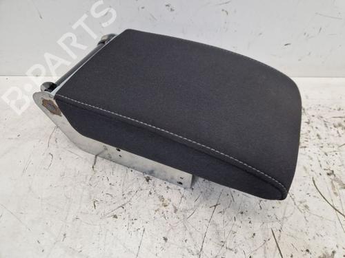 Armrest / Center console VW GOLF PLUS V (5M1, 521) 1.4 16V | BP29523394I20