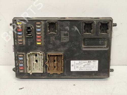Used Fuse box Fuse box 39615477 39615477
