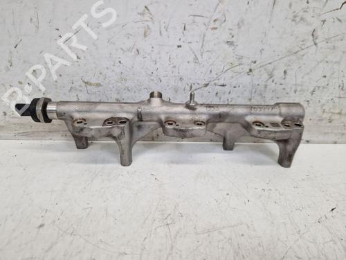 Used Injection rail Injection rail 37136534 37136534