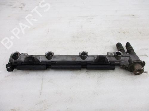 Used Injection rail VW NEW BEETLE (9C1, 1C1) 1.4 (75 hp) 18792328