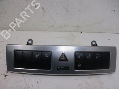 Used Switch MERCEDES-BENZ C-CLASS (W203) C 230 Kompressor (203.040) (192 hp) 18799345