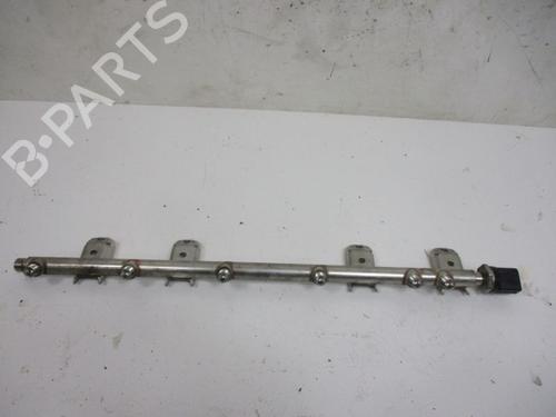 Used Injection rail Injection rail 37114121 37114121