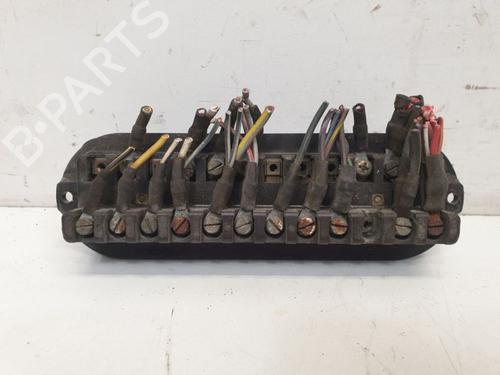 Sikringsdåse Sikringsdåse MERCEDES-BENZ /8 (W115) 230.4 (115.017) (110 hp) 33907923 33907923